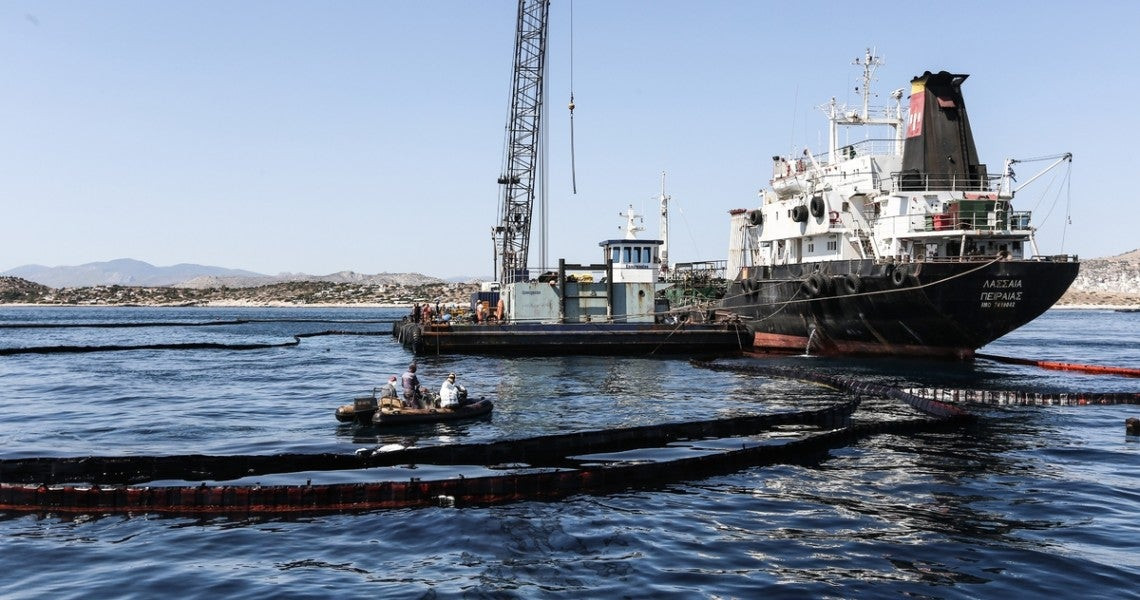 Γκάφα ολκής: Έστειλαν δεξαμενόπλοιο με… λαθραία καύσιμα για απάντληση του πετρελαίου στο «Αγία Ζώνη ΙΙ»